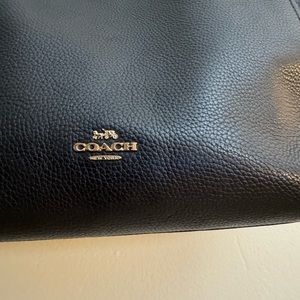 COACH  BLACK LEATHER GOLD CHAIN SHOULDER TOTE